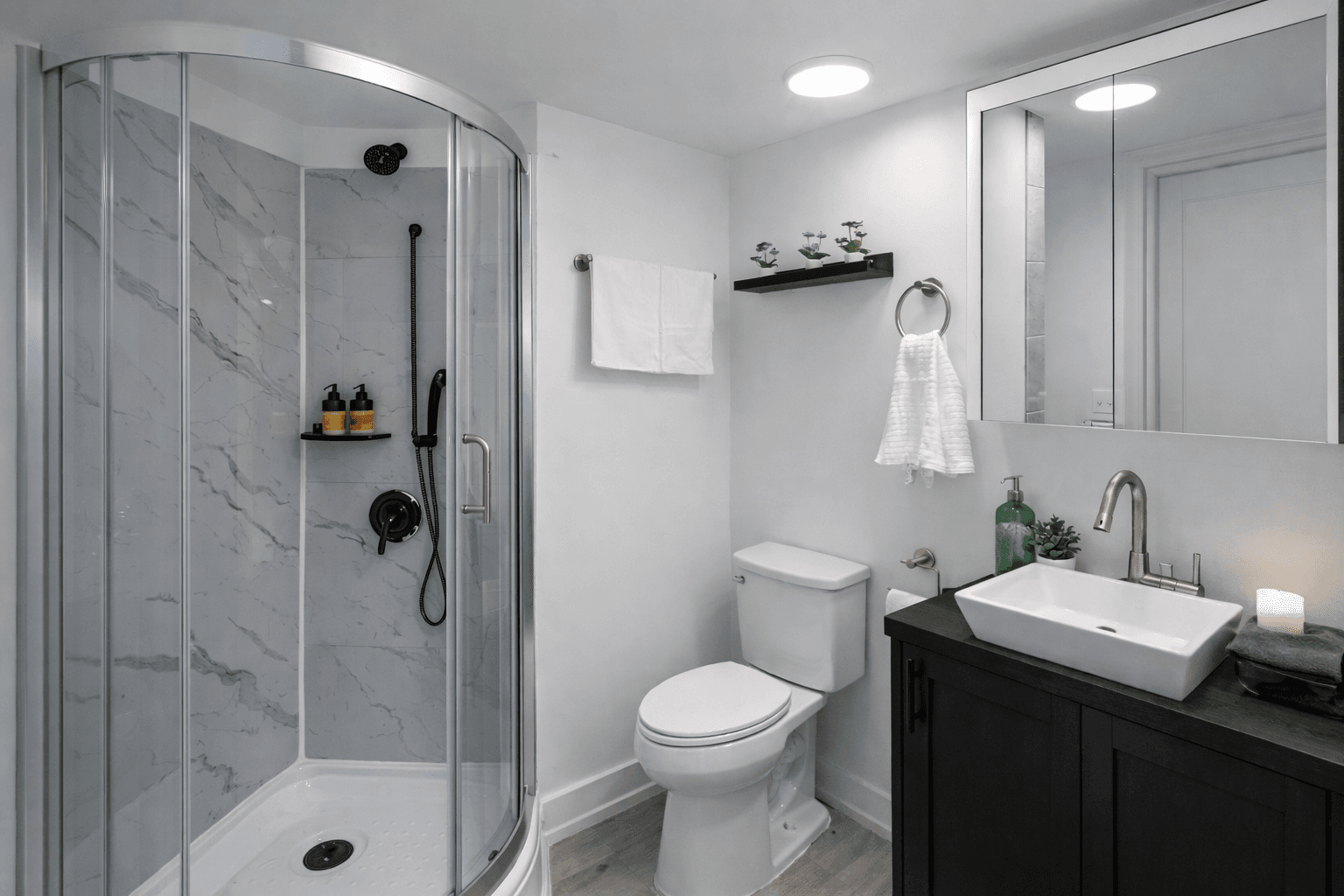 Studio Plus bathroom