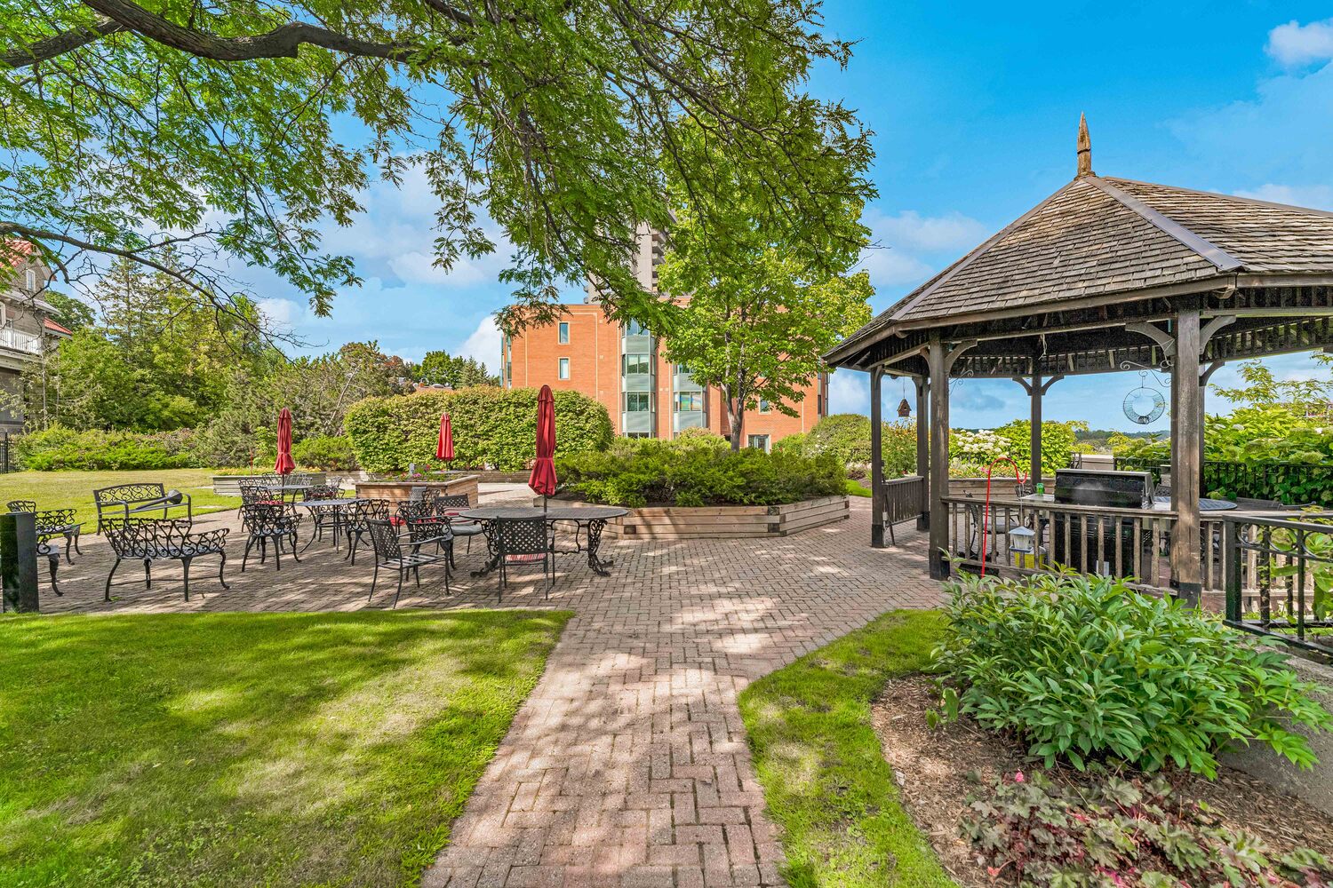 Furnished kitchen of a studio for rent near Concordia